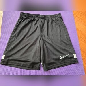 Nike Men's Black Performance Shorts 7in Inseam Size Small